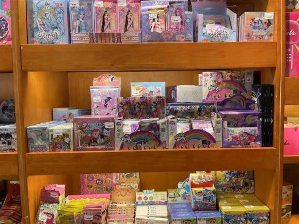 视青少年卡牌背后的社交与心理需求麻将胡了卡游小马宝莉卡爆火 透(图4)