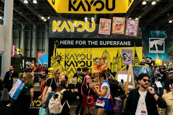 崛起Z世代社交货币点亮文化新消费PG电子麻将胡了2千亿卡牌赛道(图3) 崛起Z世代社交货币点亮文化新消费PG电子麻将胡了2千亿卡牌赛道(图3)