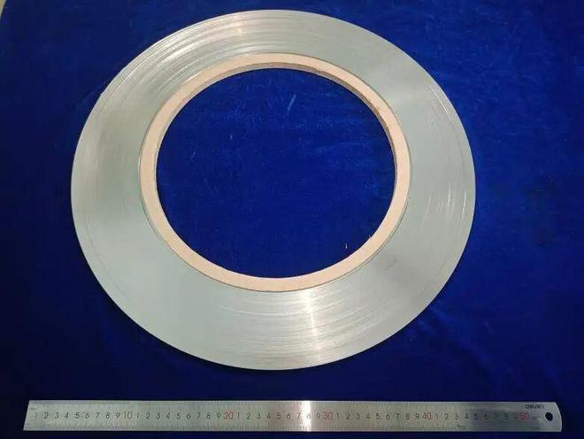 代AI超级芯片OpenAI正在开发个人A